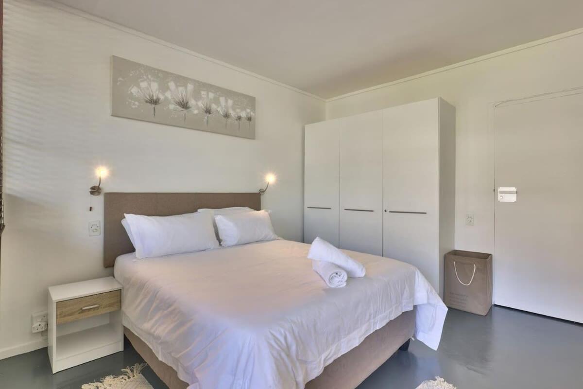 Montclair 60B Apartment Cape Town Bagian luar foto