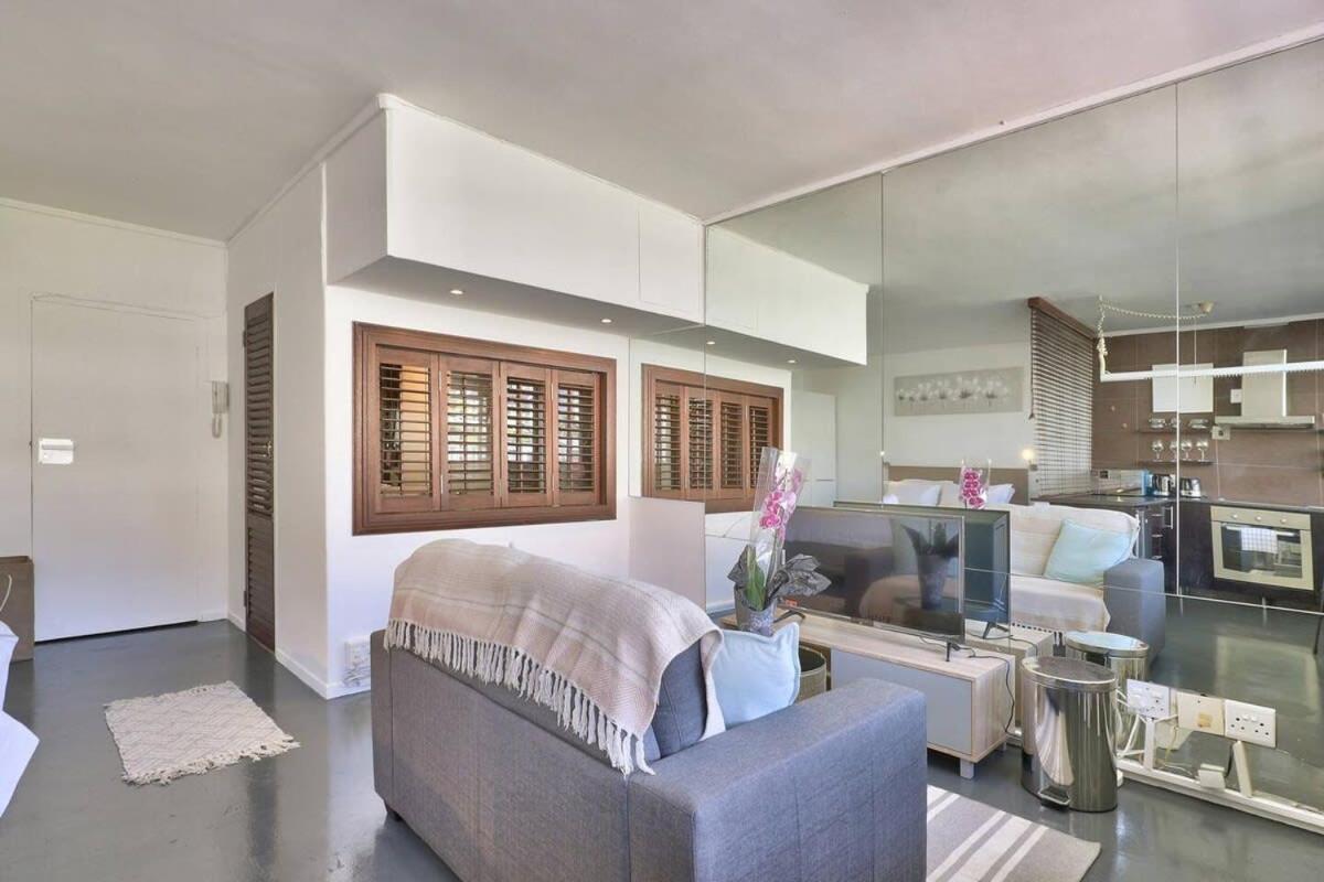 Montclair 60B Apartment Cape Town Bagian luar foto